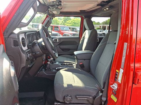 New 2025 Jeep Gladiator Willys image 9