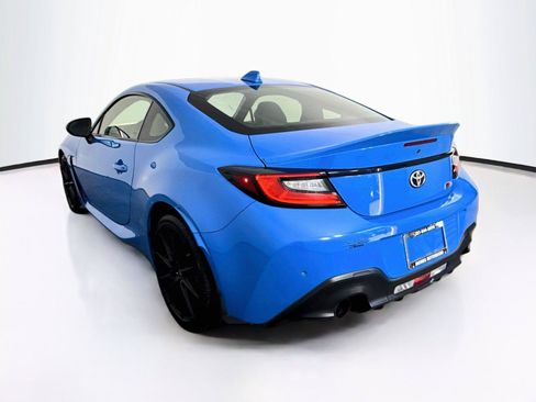 Used 2022 Toyota GR86 Premium RWD image 3