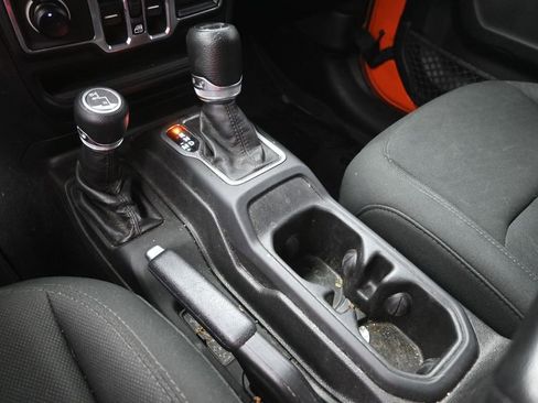 Used 2018 Jeep Wrangler Unlimited Sport S AWD/4WD image 30