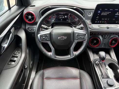 Used 2025 Chevrolet Blazer RS FWD image 18