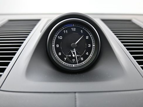 Used 2025 Porsche Macan image 23