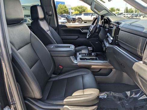 Certified 2022 Chevrolet Silverado 1500 LT Trail Boss w/ LT Trail Boss Premium Package AWD/4WD image 31
