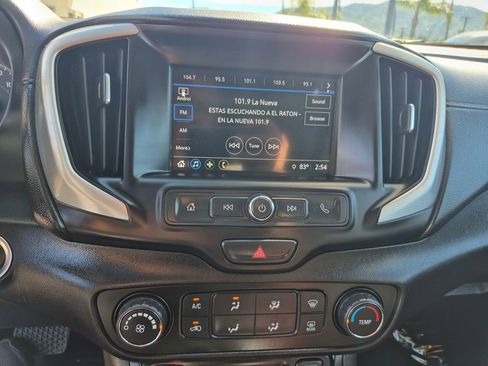 Used 2018 GMC Terrain SLE image 17