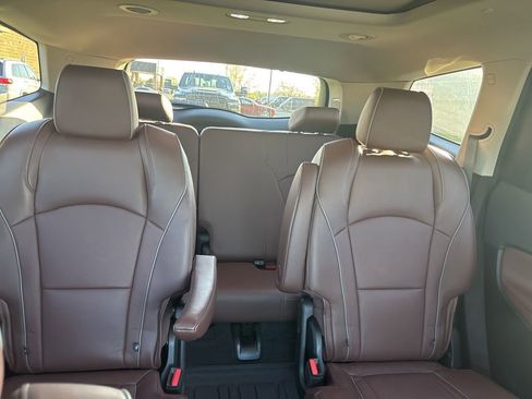 Used 2020 Buick Enclave Avenir w/ Avenir Technology Package image 9