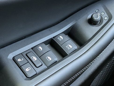 New 2025 Jeep Grand Cherokee L Altitude image 21