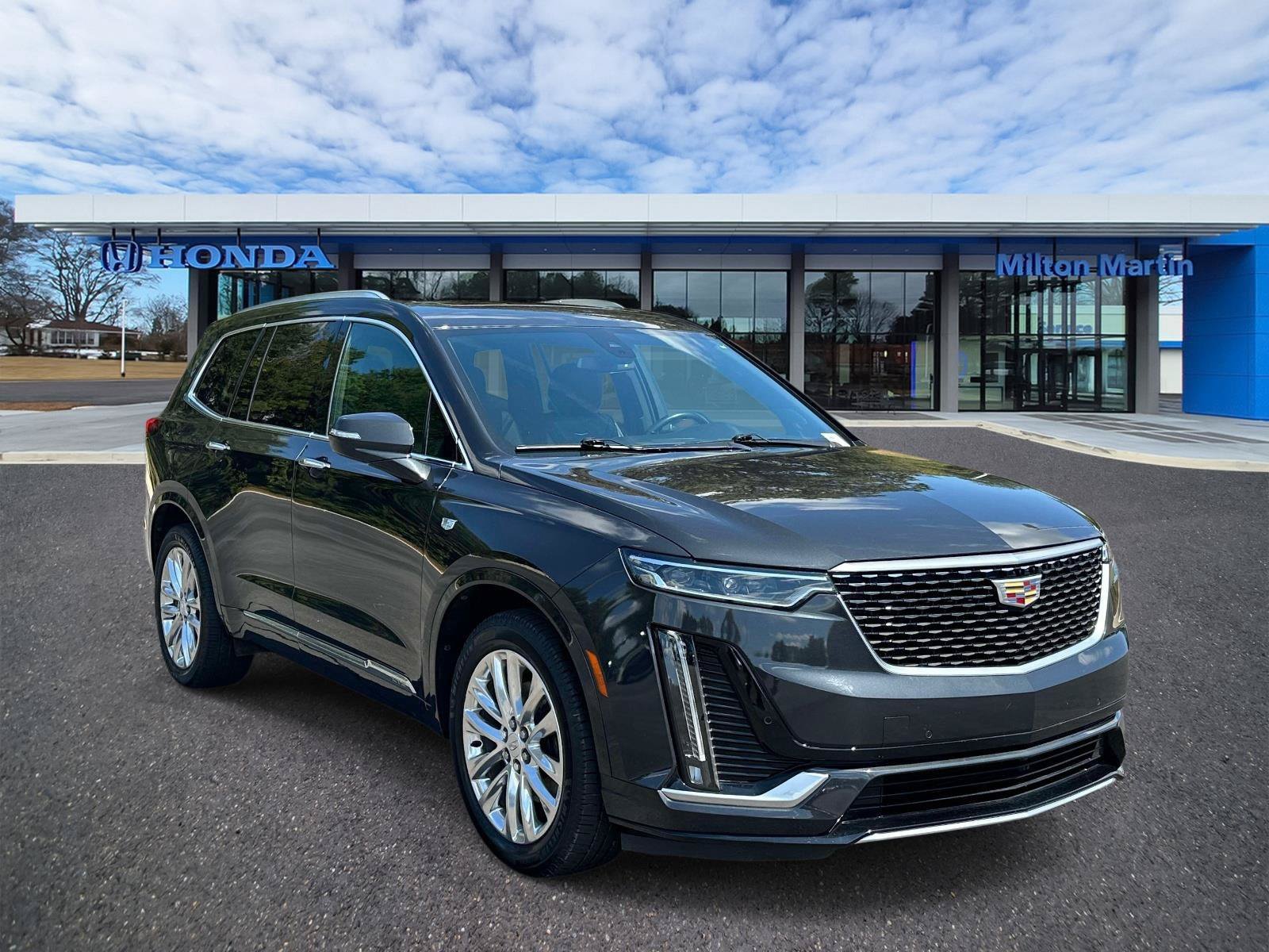 Used 2020 Cadillac XT6 Premium Luxury FWD image 1