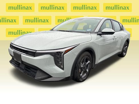 Used 2025 Kia K4 FWD image 6
