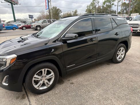 Used 2018 GMC Terrain SLE w/ Driver Convenience Package image 4