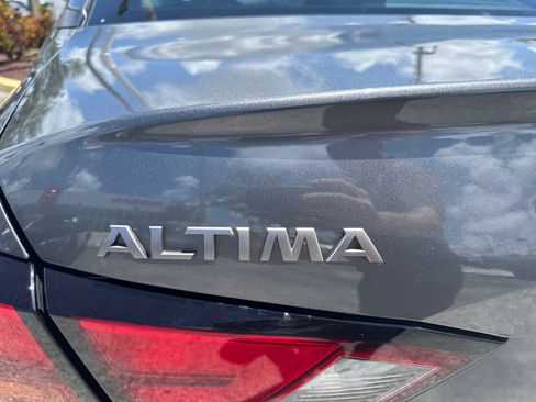 Used 2024 Nissan Altima 2.5 S FWD image 14