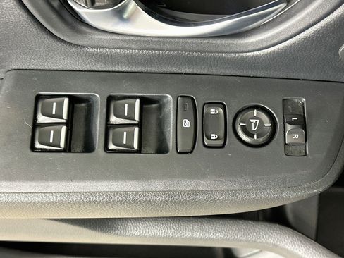 Used 2023 Honda Pilot Touring image 15