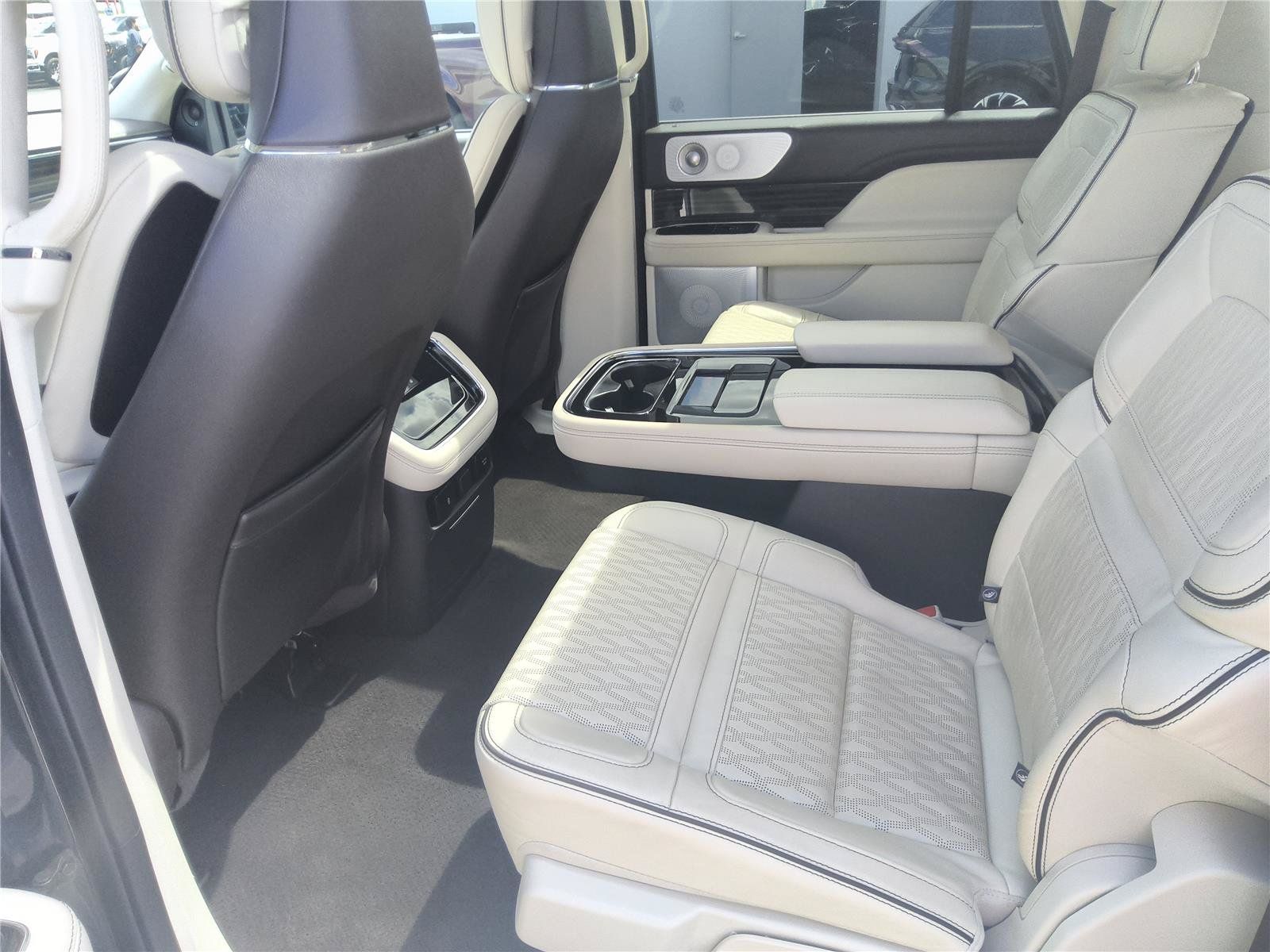 Certified 2024 Lincoln Navigator L Black Label AWD/4WD image 23