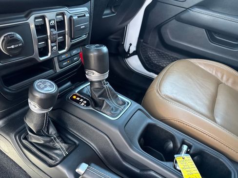 Used 2021 Jeep Wrangler Unlimited Sahara w/ Cold Weather Group image 17