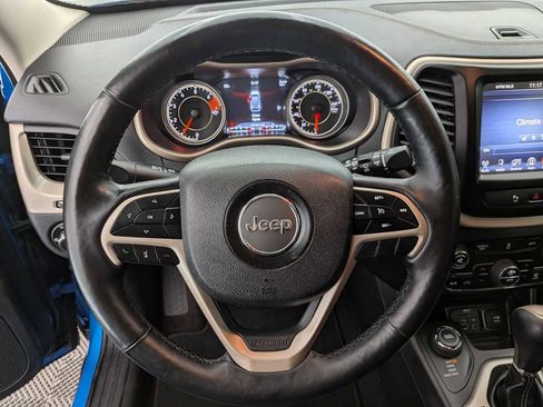 Used 2018 Jeep Cherokee Limited w/ Luxury Group image 23