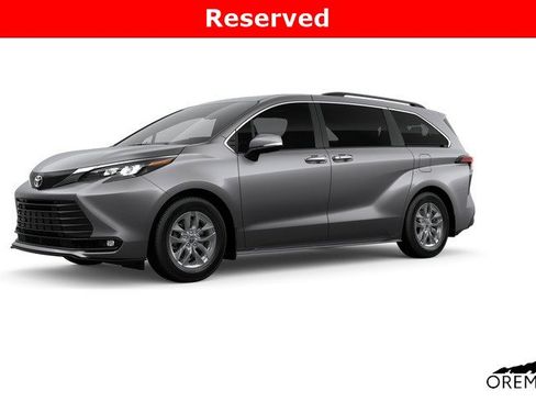 New 2026 Toyota Sienna XLE image 18