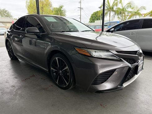 Used 2019 Toyota Camry XSE FWD image 7