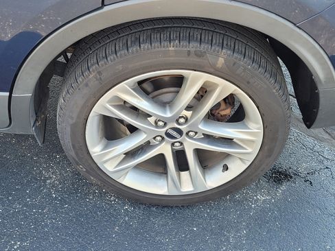 Used 2017 Lincoln MKC Reserve w/ Lincoln MKC Climate Package image 10