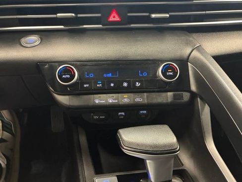 Used 2022 Hyundai Elantra SEL FWD image 14