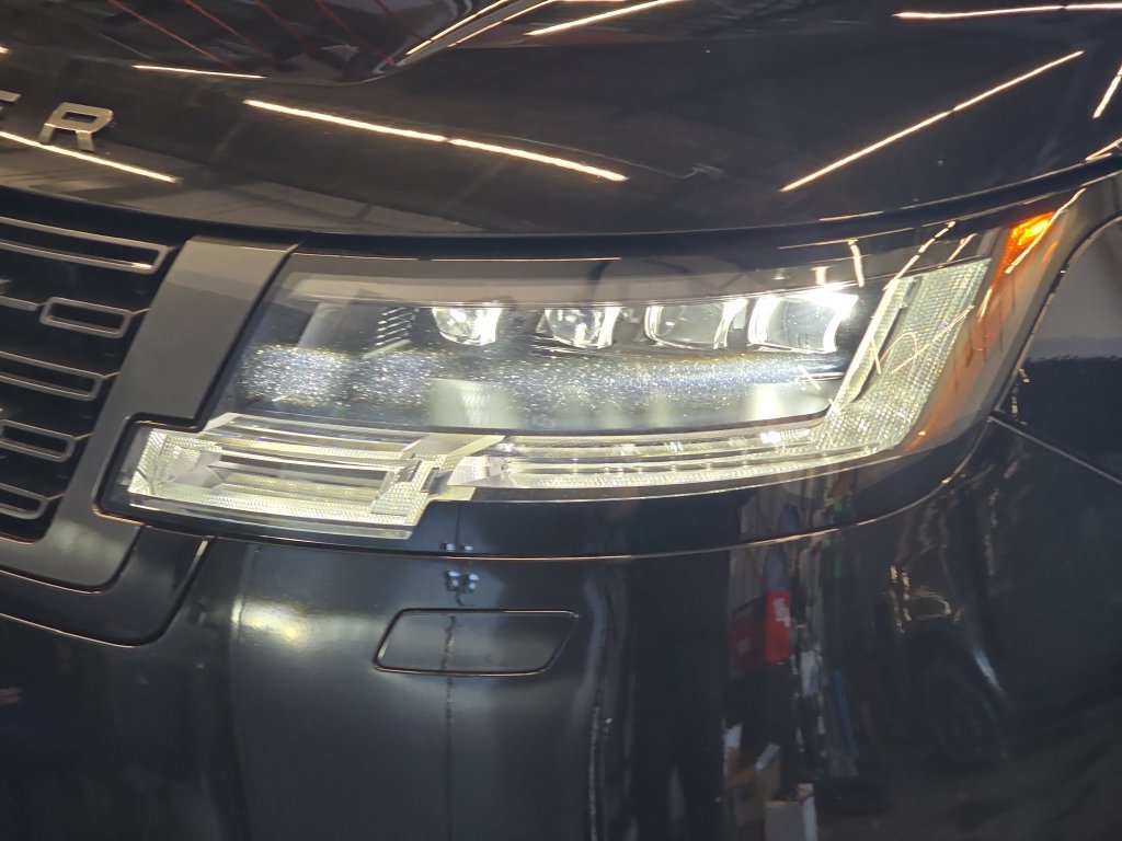 Certified 2024 Land Rover Range Rover SE AWD/4WD image 33