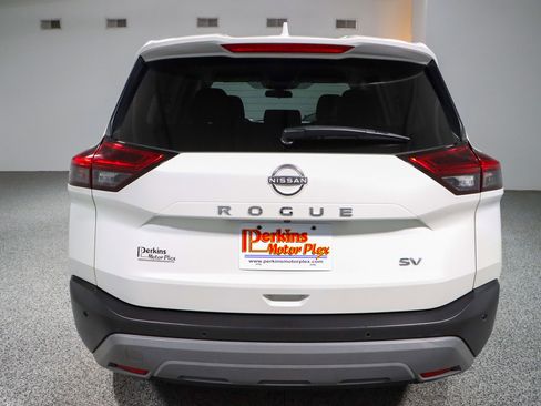 Used 2023 Nissan Rogue SV image 8