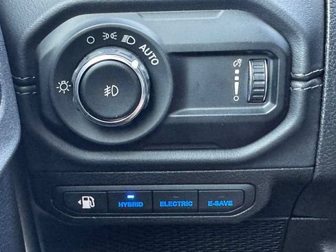 Used 2025 Jeep Wrangler Unlimited Rubicon 4xe AWD/4WD image 23