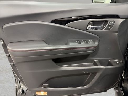 Used 2022 Honda Ridgeline Black Edition image 9