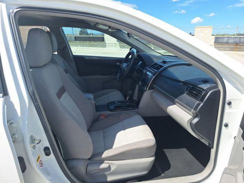 Used 2013 Toyota Camry LE FWD image 18