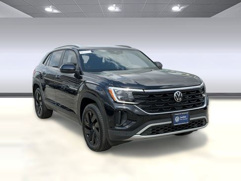 Certified 2026 Volkswagen Atlas Cross Sport SE image 6