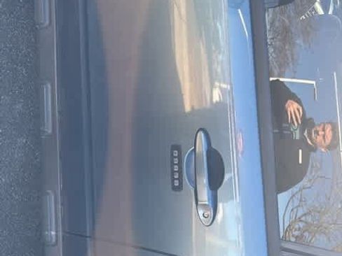 Used 2010 Ford Escape Limited image 4