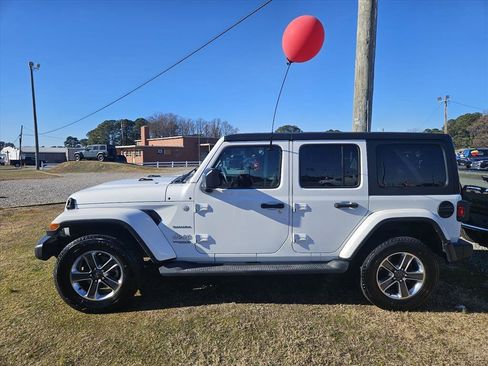 Used 2019 Jeep Wrangler Unlimited Sahara image 5
