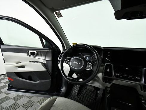 Used 2024 Kia Sorento EX image 19