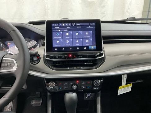New 2026 Jeep Compass Limited AWD/4WD image 17
