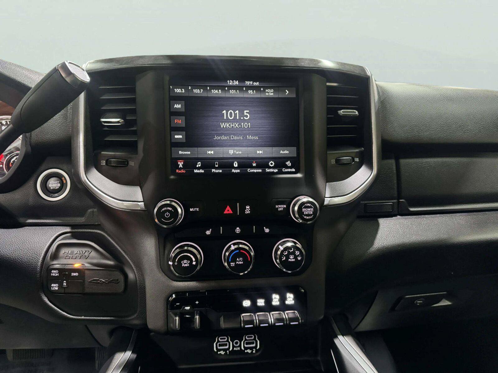 Used 2021 RAM 2500 Big Horn w/ Night Edition AWD/4WD image 23
