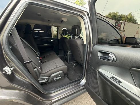 Used 2019 Dodge Journey SE w/ Connectivity Group FWD image 27