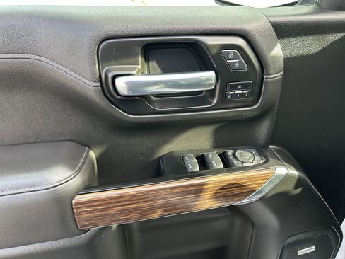 Used 2022 Chevrolet Silverado 1500 High Country w/ Technology Package image 21