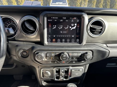 Used 2022 Jeep Wrangler Unlimited Sahara w/ LED Lighting Group image 25