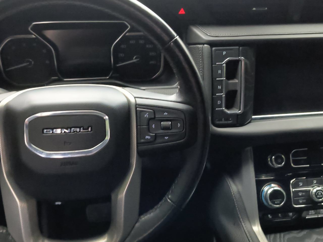 Used 2021 GMC Yukon Denali AWD/4WD image 19