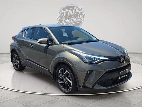 Used 2021 Toyota C-HR Limited FWD image 3
