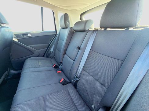 Used 2015 Volkswagen Tiguan S image 20