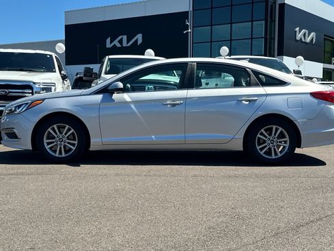Used 2015 Hyundai Sonata SE w/ Option Group 02 FWD image 7