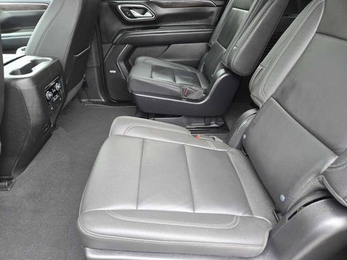 Certified 2024 Chevrolet Suburban Z71 w/ Luxury Package image 28