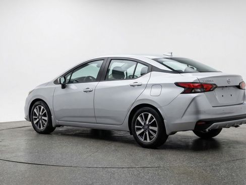 Used 2025 Nissan Versa SV image 6