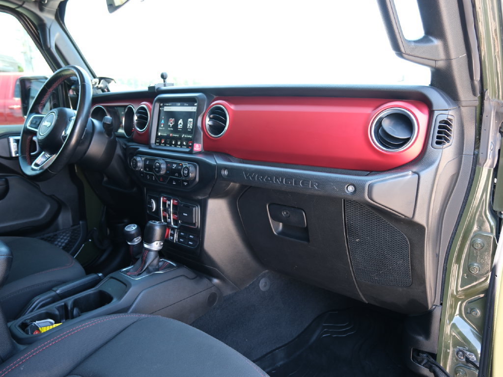 Used 2021 Jeep Wrangler Unlimited Rubicon w/ Dual Top Group AWD/4WD image 32