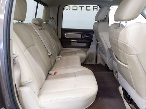 Used 2019 RAM 1500 Laramie w/ Convenience Group RWD image 14