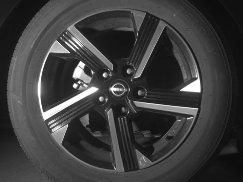 Used 2025 Nissan Sentra SV FWD image 15