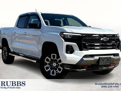 Used 2024 Chevrolet Colorado Z71 w/ Z71 Convenience Package 2