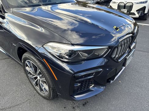 Used 2022 BMW X6 xDrive40i w/ M Sport Package image 3