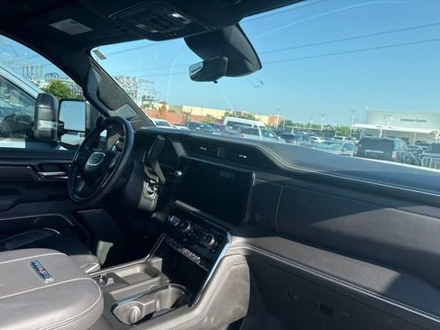 Used 2025 GMC Sierra 2500 AT4X AWD/4WD image 13