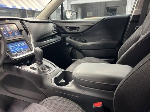 Certified 2025 Subaru Outback Base image 17