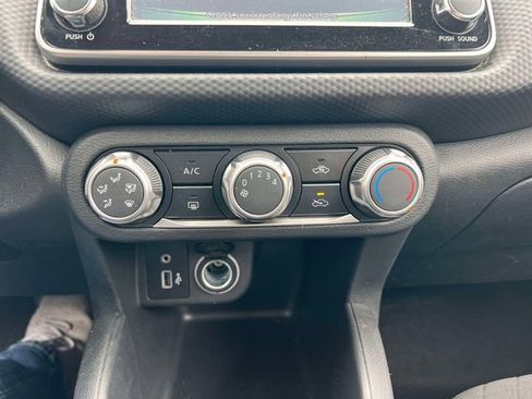 Used 2022 Nissan Kicks S FWD image 30
