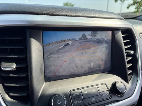 Used 2017 GMC Acadia SLT FWD image 24